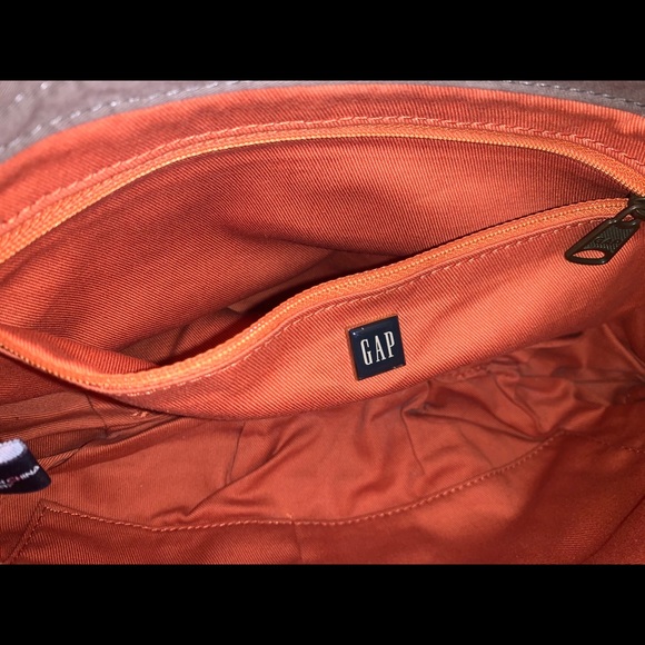 GAP Tan Bohemian Magnetic Close Tassel Embellished Clutch Purse - Picture 5 of 6